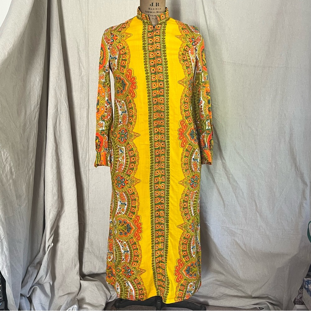 Vintage A Royal Robe Women’s Printed Nehru Collar Maxi Dress